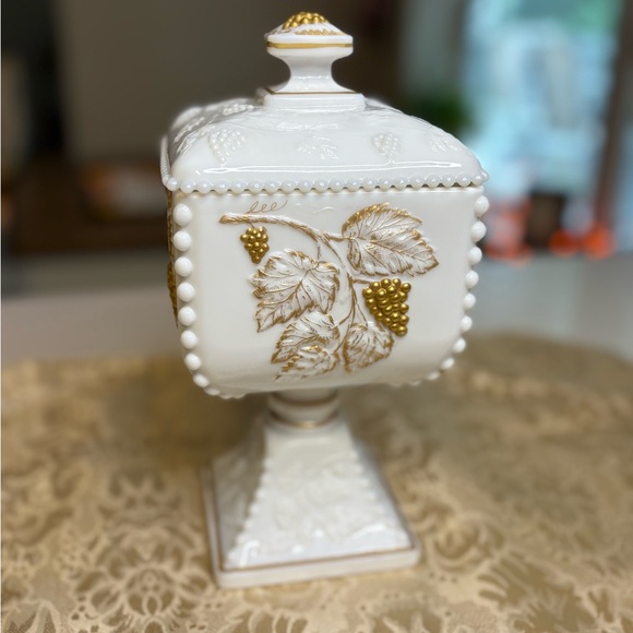 Other - Vintage West More Land Paneled Grape Milk Glass Candy Dish with Lid